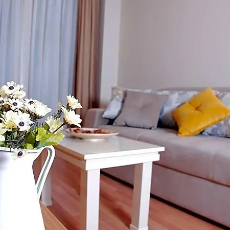 Apartmanhotel Homelike 4*